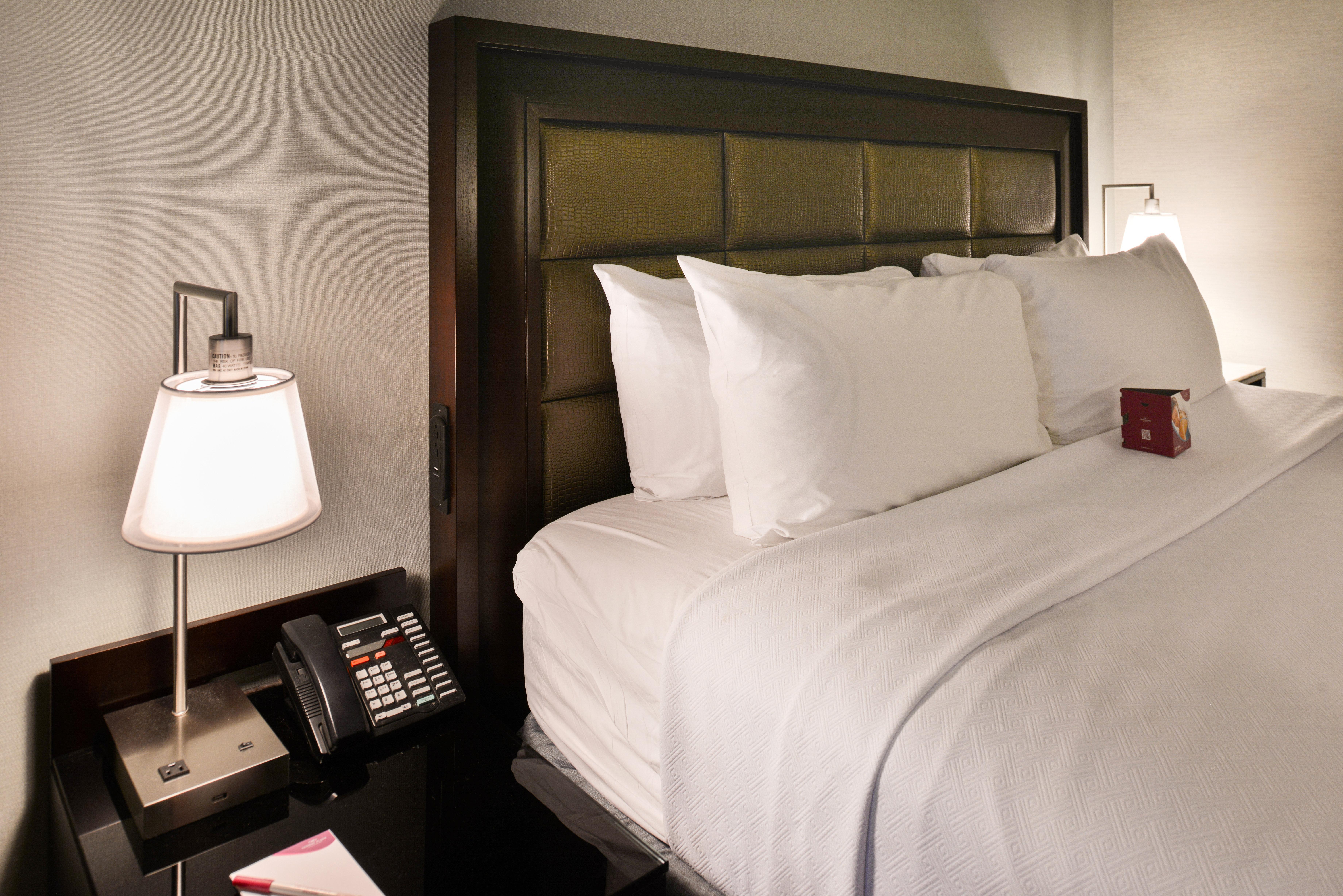 Crowne Plaza Springfield Convention Center By Ihg Hotel Exterior foto