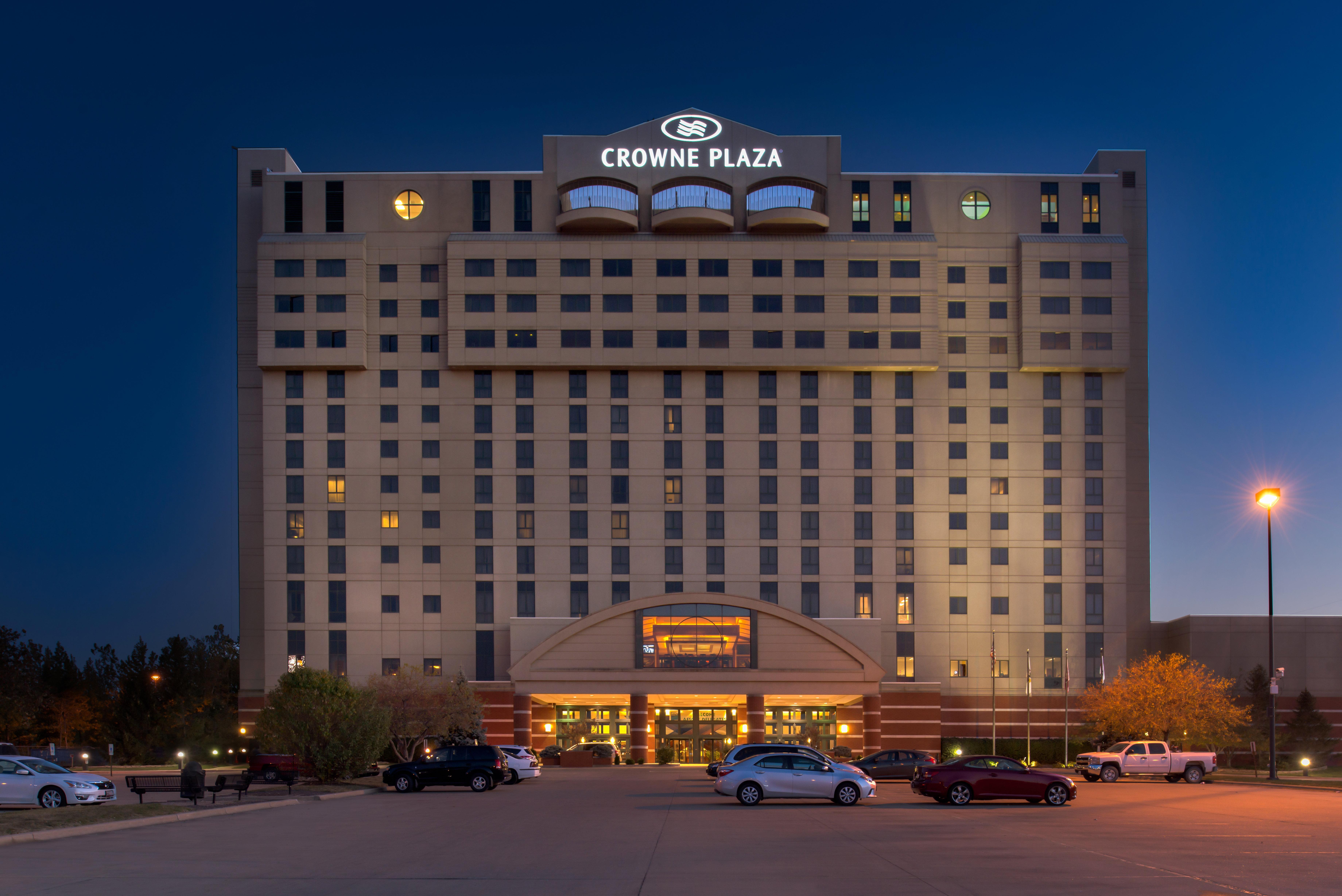 Crowne Plaza Springfield Convention Center By Ihg Hotel Exterior foto