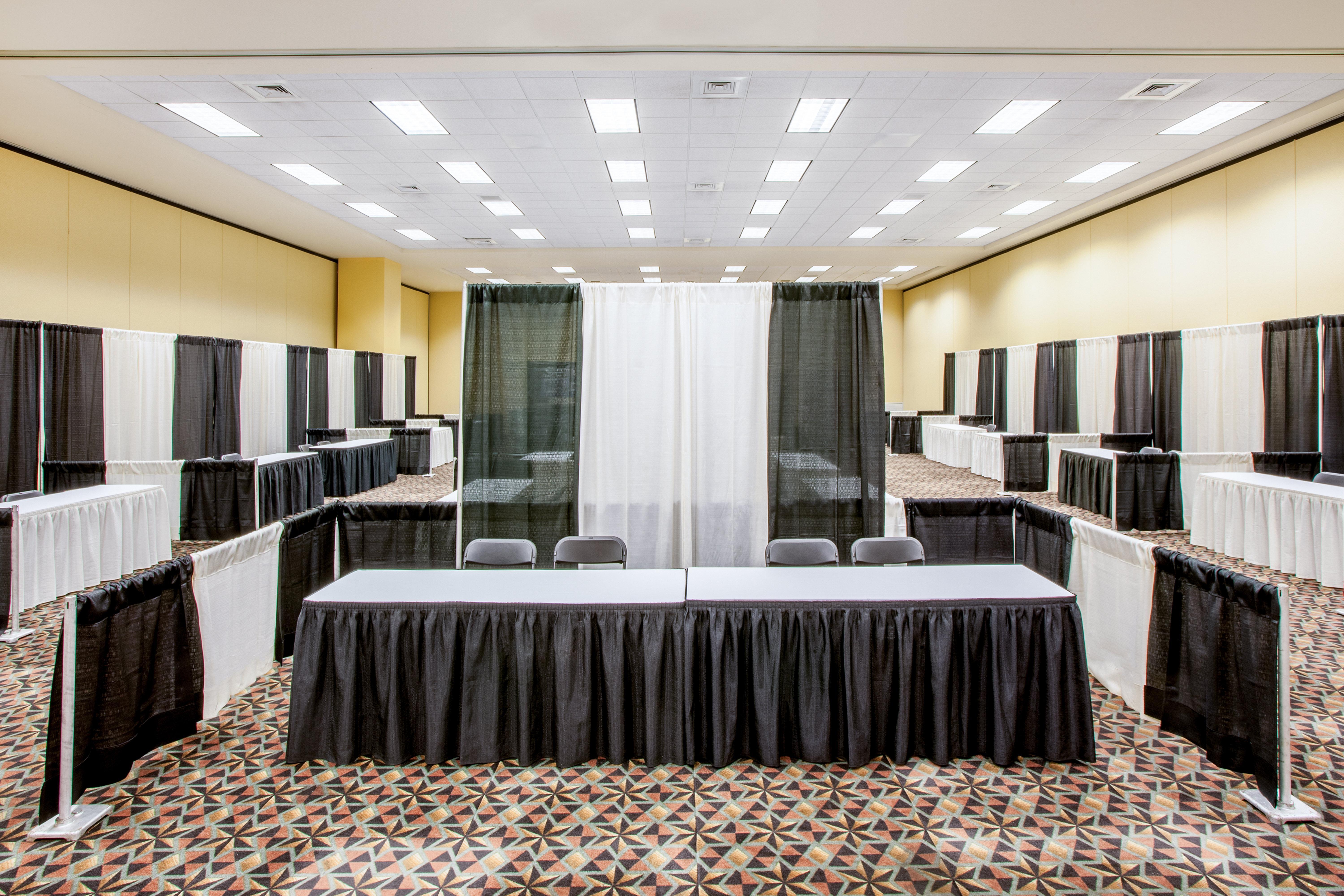 Crowne Plaza Springfield Convention Center By Ihg Hotel Exterior foto